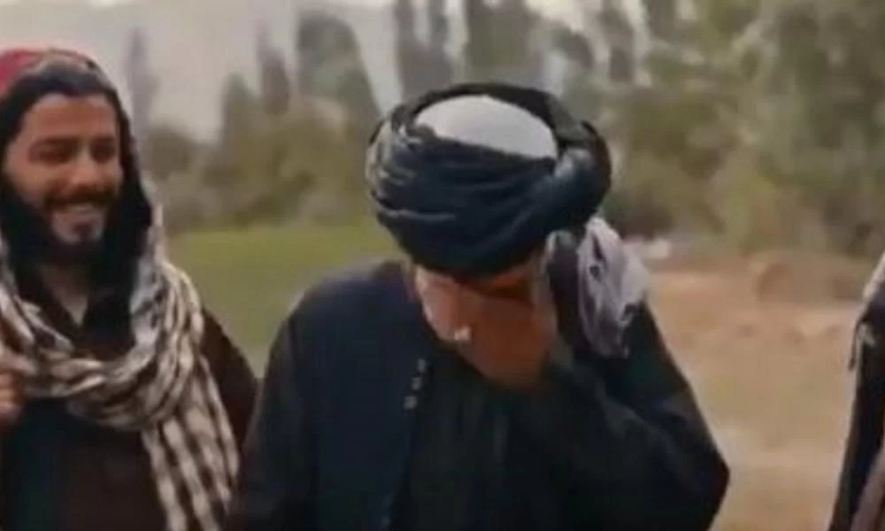 Η αντίδραση ενός Ταλιμπάν όταν δημοσιογράφος τον ρώτησε για τα δικαιώματα των γυναικών
